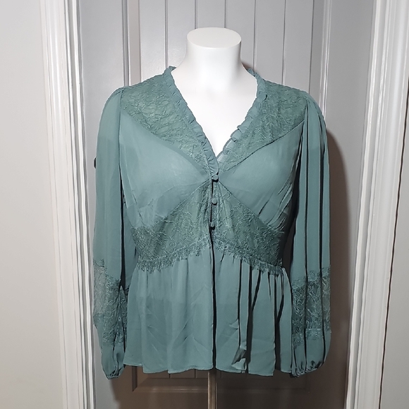 Torrid Green Lace Blouse - Picture 1 of 8
